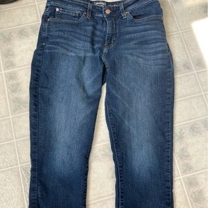 Levi Strauss mid Rise Dark Wash Cuffed Capri